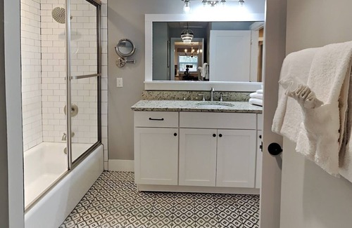 Destin House | Completely Restored Destin Home! Steps to HarborWalk and Local Dining!