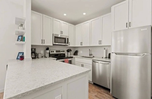 Stratton Mountain Condo | Completely updated 2BD/2BR. Walk to Lift & Village. Heated Pool. Gorgeous Views.