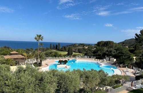 Cap Esterel Apartment | Complexe Cap Esterel village ,vue mer studio avec parking