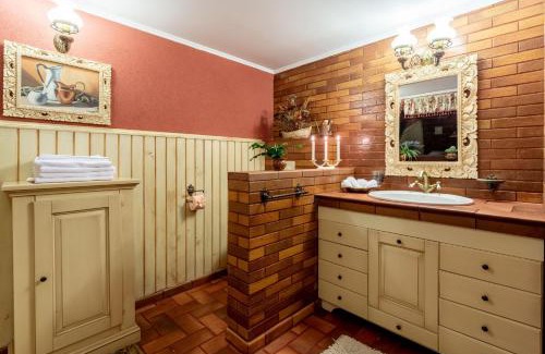 Ramnicu Valcea House | Conacul Malul Alb