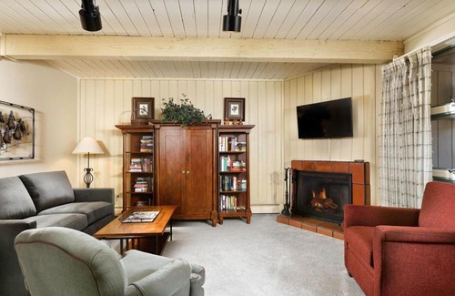 Aspen House | Concept 600 unit 308, Convenient Downtown Location, Private Deck, and Fireplace