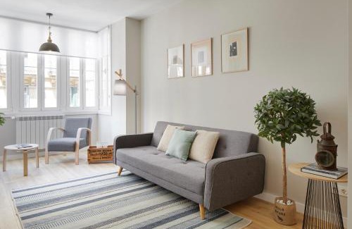 San Sebastian Centro Apartment | CONCHA SUITE Brand NEW & Style