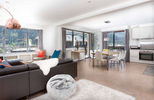 Chamonix City Centre Apartment | Concordia apartment - sleeps 8 guests in 3 bedrooms