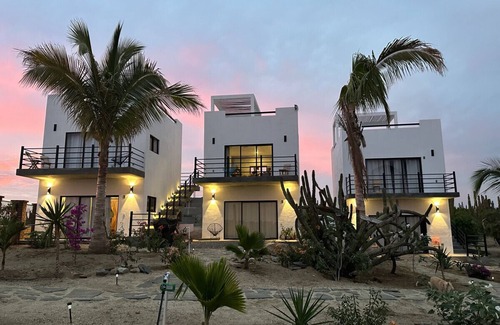 Cerritos Villa | Condo#1-5Min Walk to Beach/Surf-Sleeps2-KingSuite