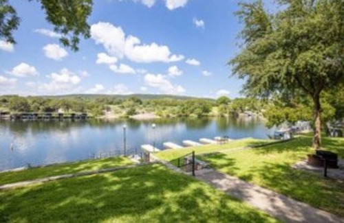 Burnet Condo | Condo 17, Beautiful Lake View