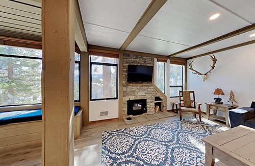 Mammoth Lakes Condo | Condo ∙ 2 bedrooms ∙ 5 guests