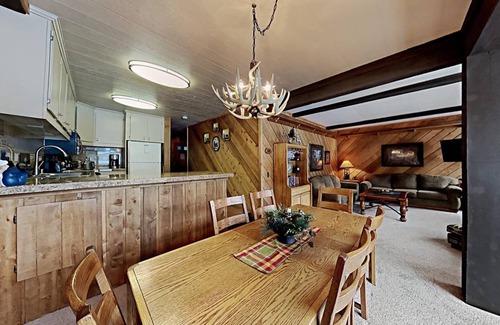 Mammoth Lakes Condo | Condo ∙ 2 bedrooms ∙ 6 guests