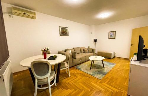 Cukarica Apartment | Condo 21