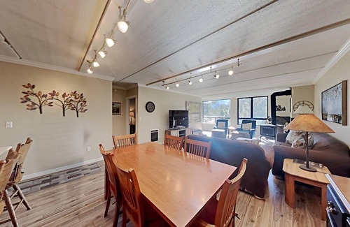 Mammoth Lakes Condo | Condo ∙ 3 bedrooms ∙ 8 guests