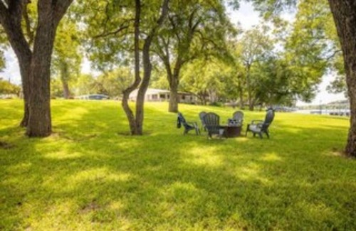 Buchanan Dam Condo | Condo B, Beautiful Lake View