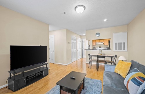 Dilworth Condo | Condo for 30+ Days Stays Near UpTown Charlotte - Free parking