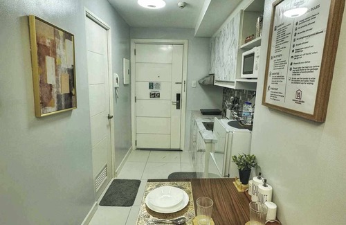 San Lorenzo Condo | Condo Makati Greenbelt w/free access to Pool, Gym, Sauna and highspeed internet