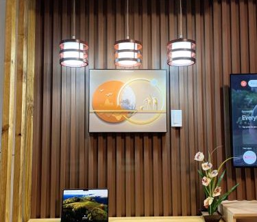 Mactan Export Processing Zone Apartment | Condo unit near Mactan Airport with Pool, Gym, Free WiFi, and Netflix