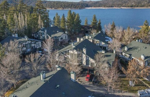 Patton Condo | Condo w/ Heated Pool & Jacuzzi. 1 Mile From The Village!