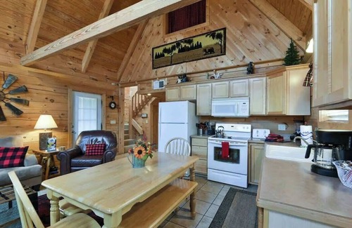 Branson Cedars Apartment | Condo with kitchen, near Table Rock Lake