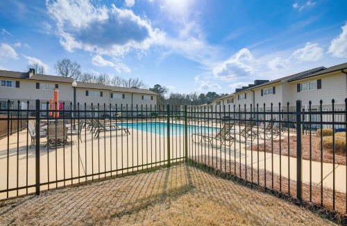 Oxford Apartment | Condo with Pool Walk to University of Mississippi!