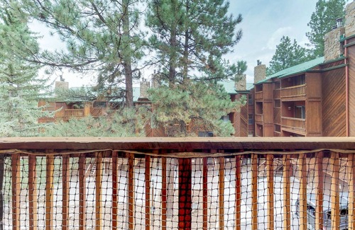 Angel Fire Condo | Condo with WiFi & fire - walk to Chile Express Lift