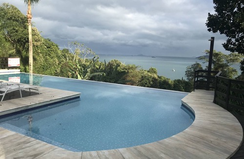 Veloso House | Condominium house/private jacuzzi/next to restaurants and beaches