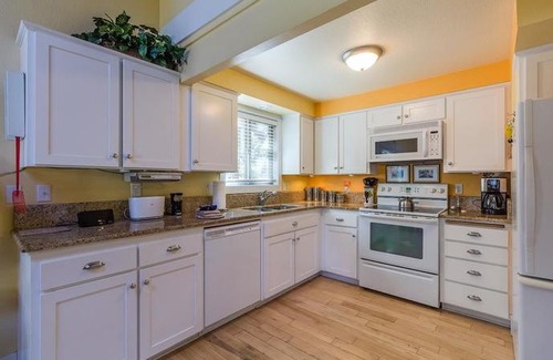 Sunriver House | Conifer 7