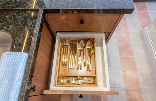 Partenon House | Connect by LikeHome