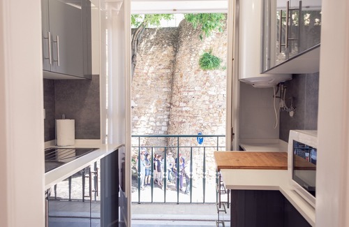 Santa Maria Maior Apartment | Conqvistador 101 Homes