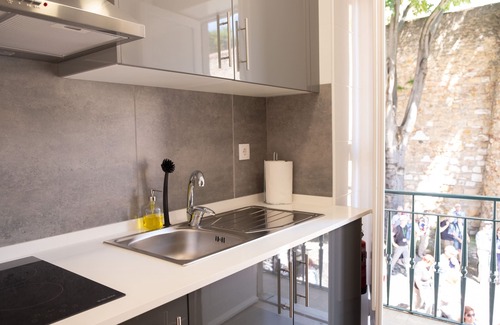 Santa Maria Maior Apartment | Conqvistador 101 Homes