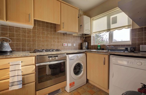 Peterborough House | Conservatory & Garden Retreat in Hampton Hargate