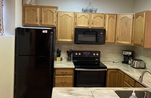 Hidden Valley Condo | Contact Free Mtn Escape, Wood Fireplace, Family Friendly, Free Parking, Wifi