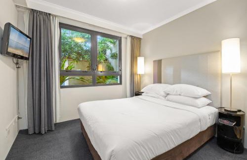 Parramatta Apartment | Contemporary 1-Bed First Floor Unit with Pool