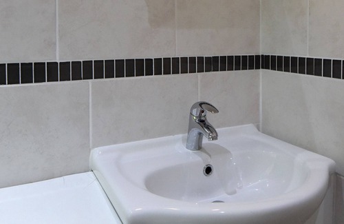 Lelant House | Contemporary 2b Granite Stone Bungalow, St Ives, Within 100 Acre Woodland