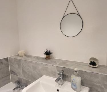 Rotherham House | Contemporary 3-Bedroom Home Quiet Rotherham Location with Parking