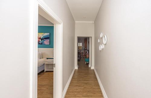 Salt River Apartment | Contemporary 4 Bedroom Home