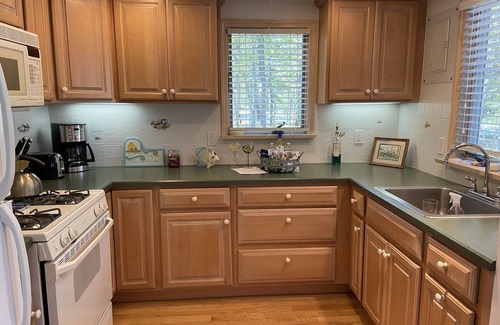 Hampton Bays Cottage | Contemporary Beach Cottage - Walk to Bay, Minutes from Ocean