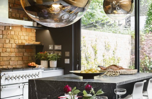 Kilburn House | Contemporary Boutique Residence