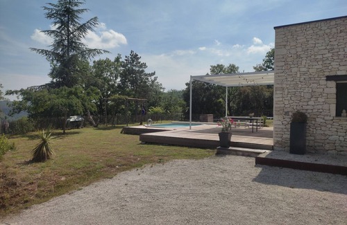 Saint-Medard House | Contemporary cottage on one level at 20 min. from CAHORS