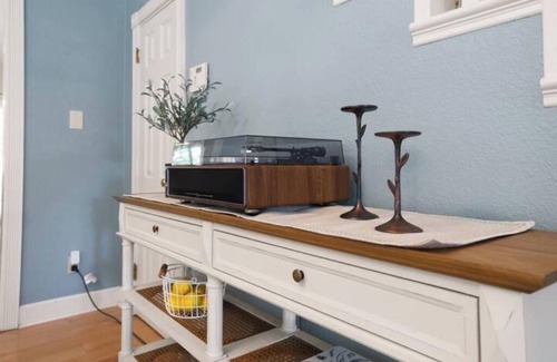 Modesto House | Contemporary craftsman-style home