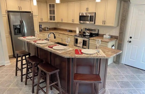 Malta House | Contemporary Home w/Pool mins from Saratoga/Track