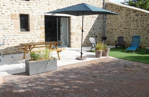 La Pernelle Cottage | Contemporary house in Normandy, near beaches, Wifi, parking, enclosed garden