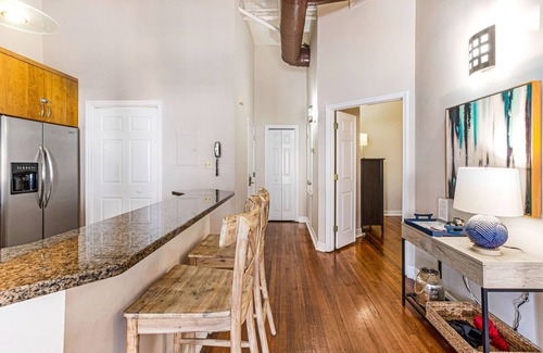 Historic District - North Condo | Contemporary Living on Broughton with King Beds & Parking by Lucky Savannah