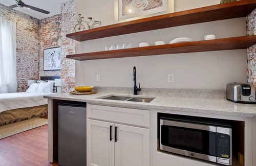 Faubourg Marigny Apartment | Contemporary Marigny Apt on Frenchmen St.
