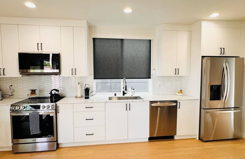 Greenwood House | Contemporary new 2-bedroom house in Greenwood area, Seattle with WiFi, AC