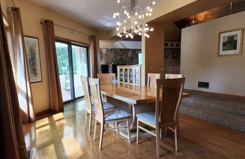 Minnetonka House | Contemporary retreat with million dollar view