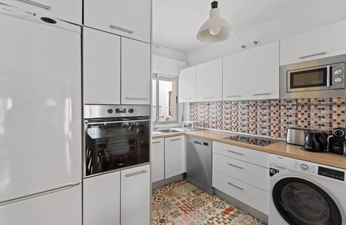 San Felipe Neri Apartment | Contemporary Spacious Historic Malaga 3BR Near Picasso's Home