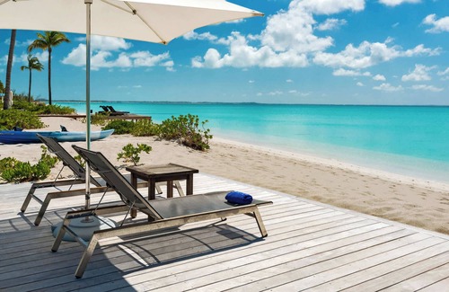 Leeward Settlement Villa | Contemporary 3 bedroom beachfront beach house