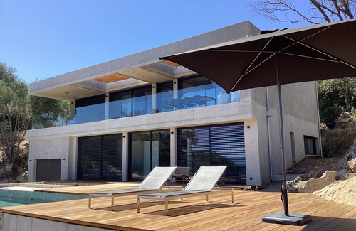 Serra-di-Ferro Villa | Contemporary villa sea view heated pool