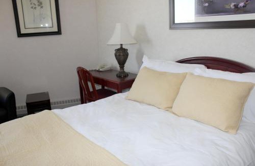 Jasper Place Hotel | Continental Inn & Suites