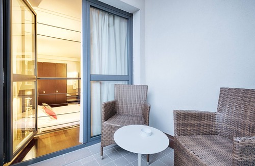 Riale Hotel | Continental Urban Art Hotel