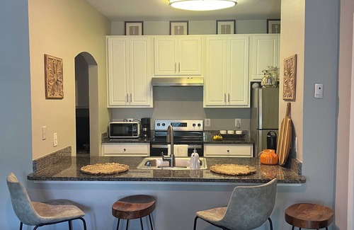 Parole Apartment | Convenient 2-bedroom apartment in charming Annapolis.