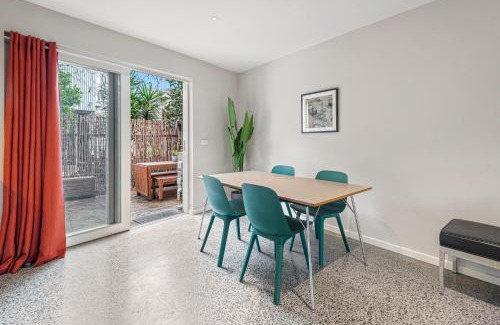Port Melbourne House | Convenient Bayside Living at the Edge of the City