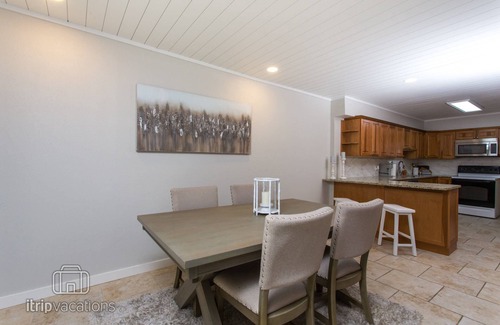 Fort Walton Beach Condo | Convenient End Condo | Heart of Fort Walton Beach | Pet Friendly | Fenced | Close to Beaches & Bases